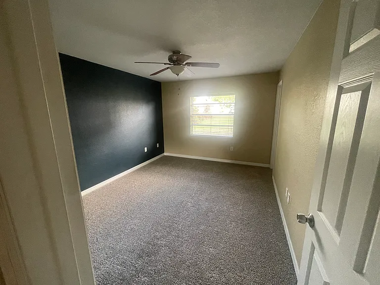2205 Country Loop S — Photo 13