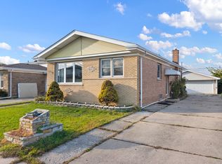 3835 Emerson Dr, Schiller Park, IL 60176