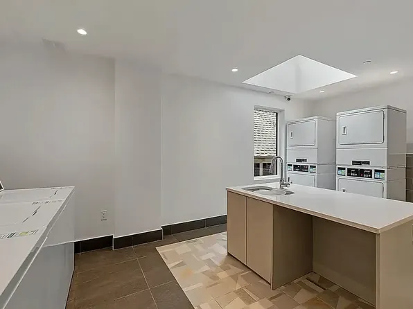 706 East 32nd Street image 5 of 8