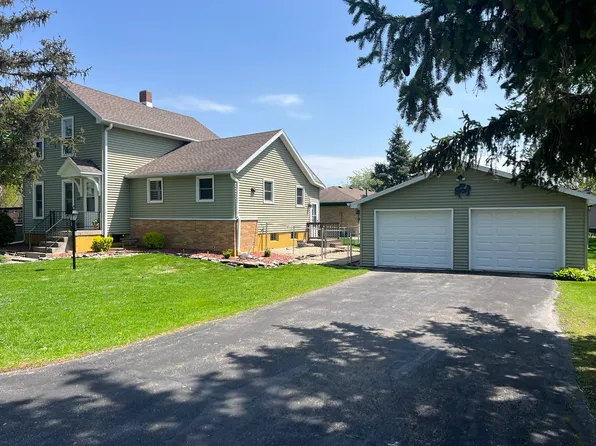 425 S 4th St, Clifton, IL 60927