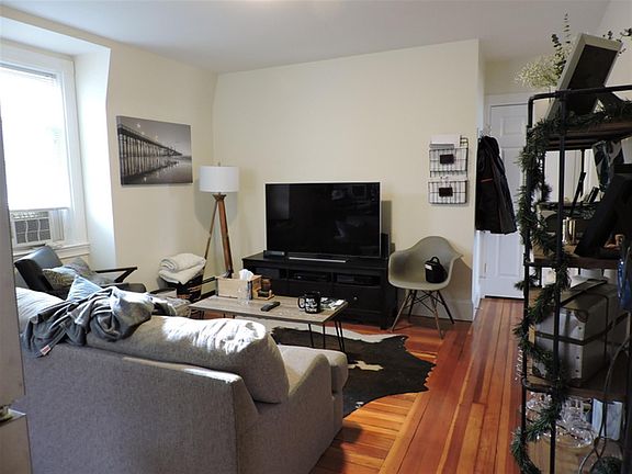 4th image of 34-36 Chatham St #4