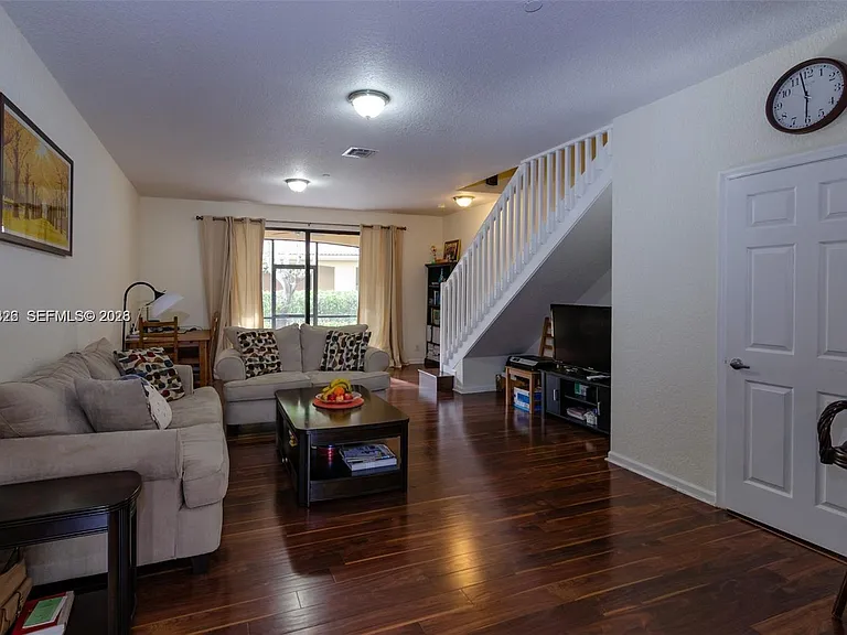 4309 Vineyard Cir #4309 — Photo 4