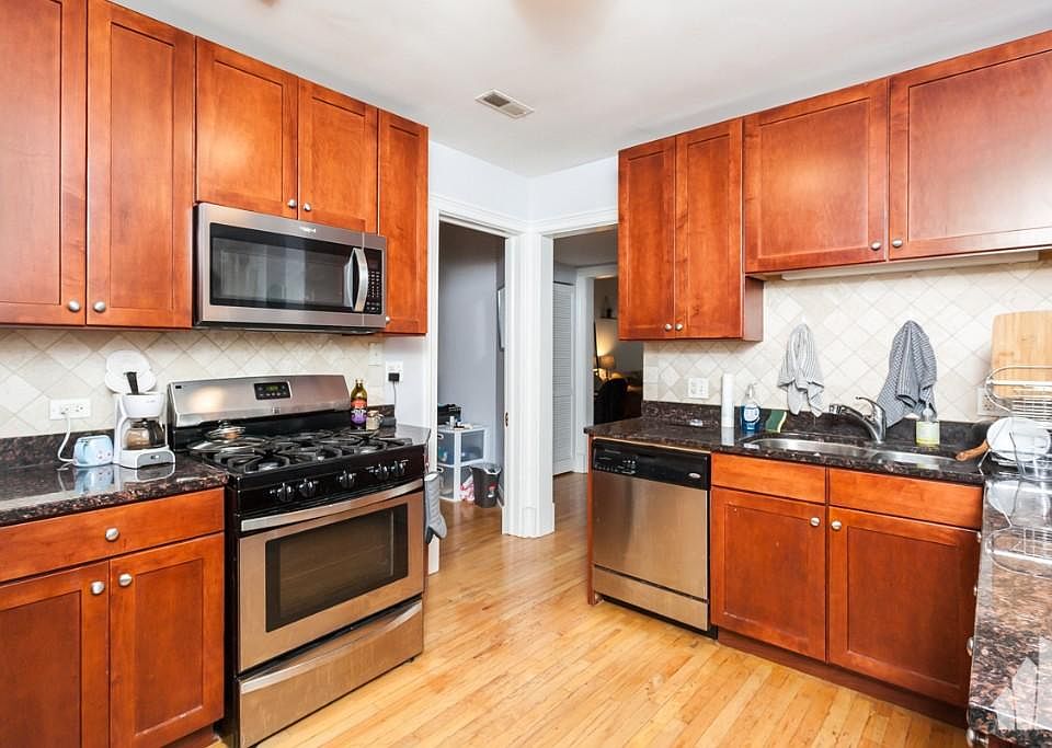 1st image of 1014 W Roscoe St #1H