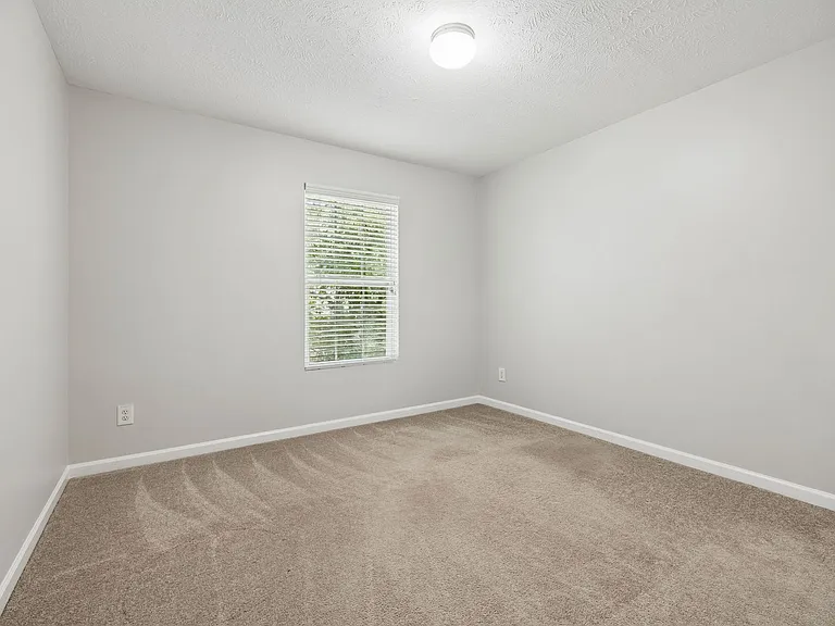 8261 Rossi Rd — Photo 23
