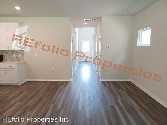 4th image of 1009 Depot Dr