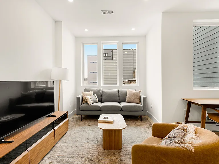 1630 K St NE #4 — Photo 8