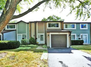 715 Lakeside Circle Dr, Wheeling, IL 60090