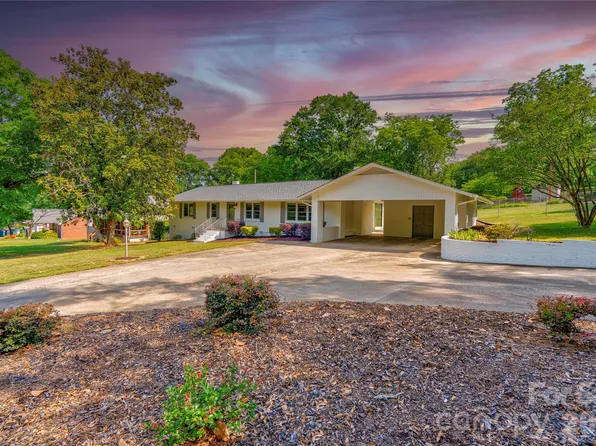 809 Forest Hl, Shelby, NC 28150
