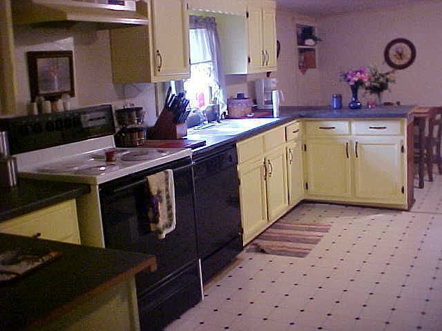 2nd image of 520 Sunflower Rd