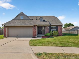 2015 Cypress Cir, Bartlesville, OK 74006