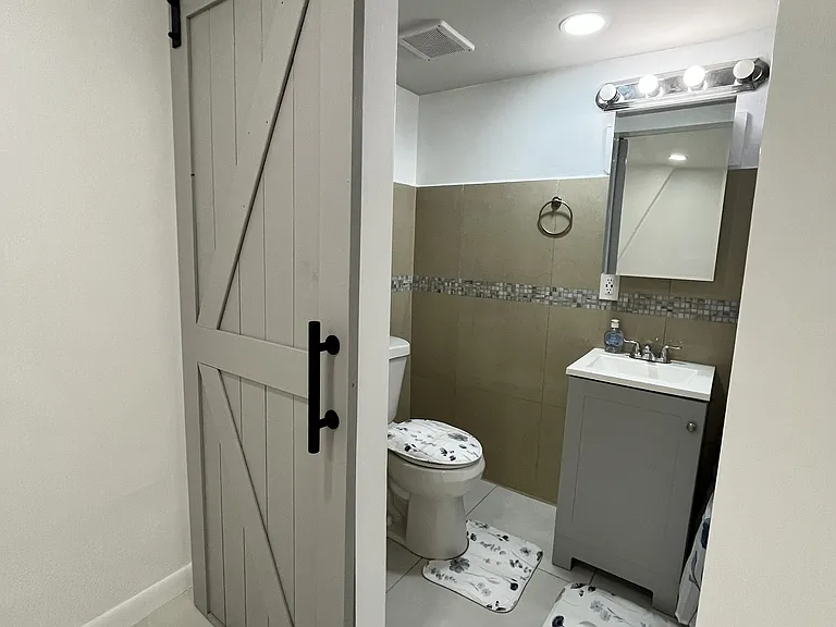 920 SW 29th Way #2/1 — Photo 50