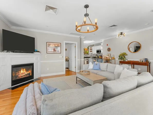 601-611 E Broadway #3, Boston, MA 02127