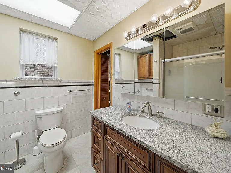 2110 S Broad St — Photo 11
