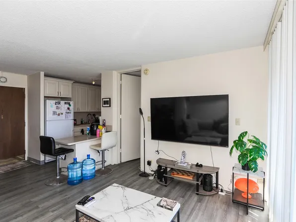 775 Kinalau Pl APT 1507, Honolulu, HI 96813