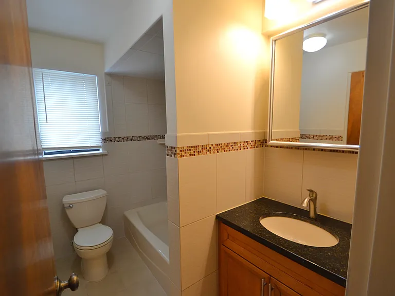 121 Grove St #3 — Photo 8