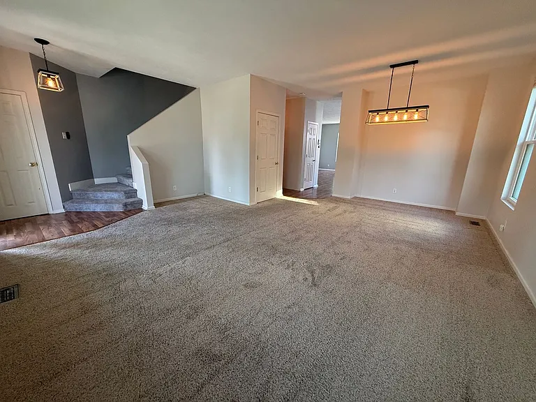 16402 Corby St — Photo 5