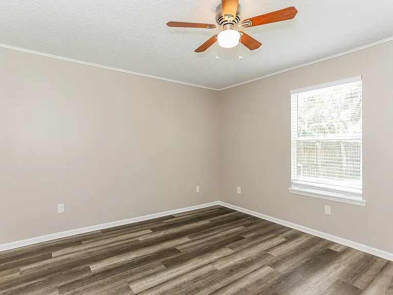 3030 Caroline Crest Dr E — Photo 9