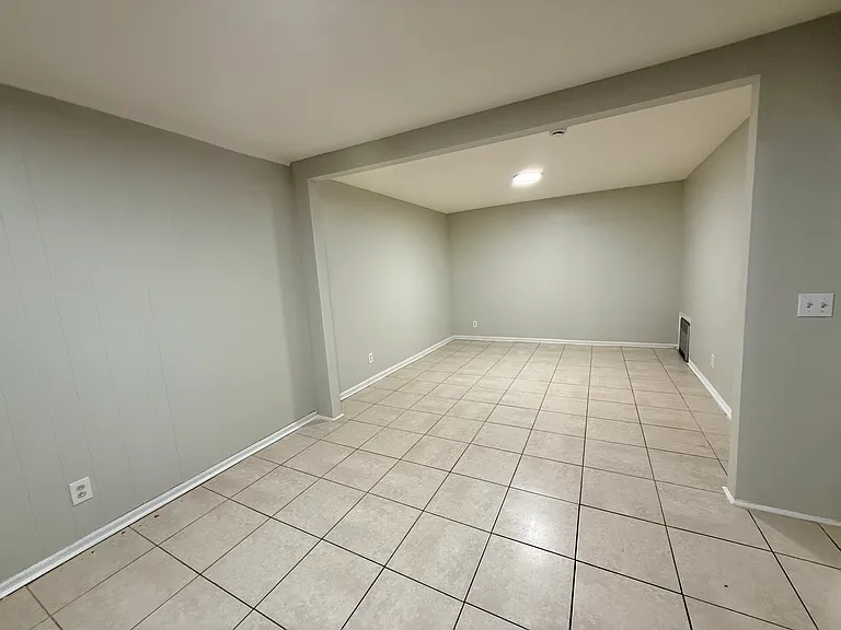 809A Summer Ave #2L — Photo 2