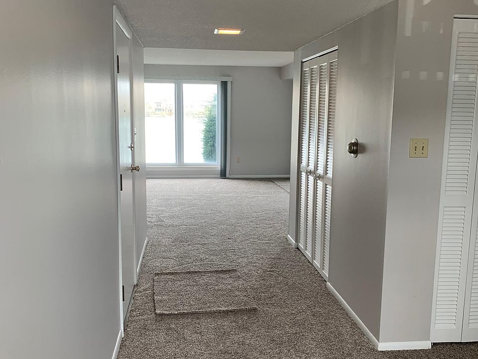 1st image of 2932 Lake Shore Dr Unit D