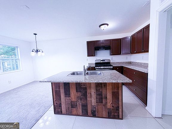 5th image of 2113 Pine Tree Trl