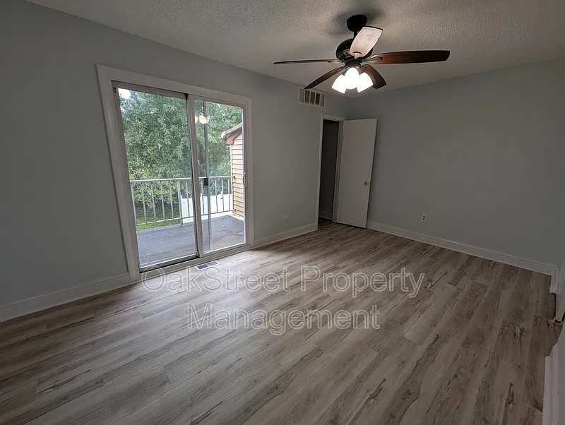 2 bed, 1.5 bath, $1,800 — Photo 4