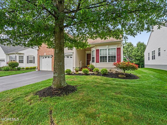 2nd image of 12 Silver Maple Lane