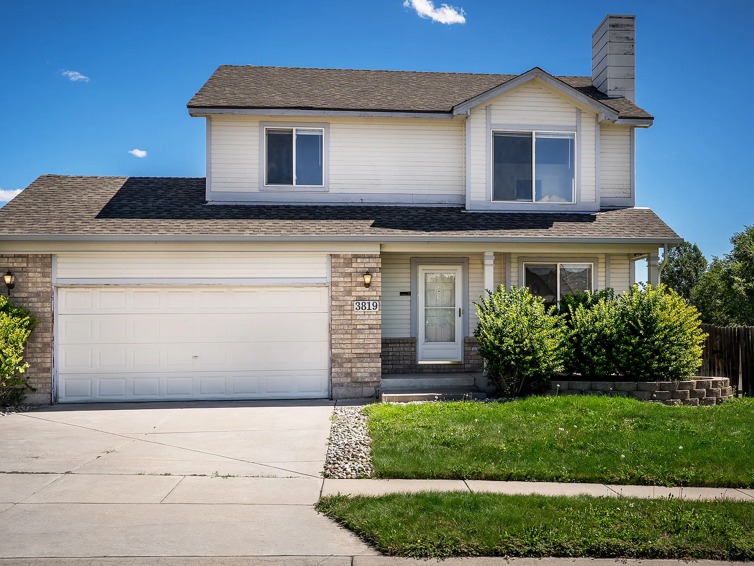 4 bed, 2033 sqft, $2,450 — Photo 1