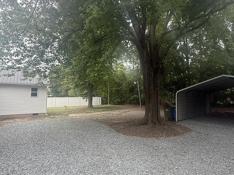 503 N Lincoln St — Photo 17