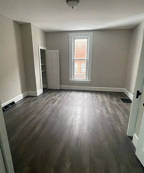 1006B Gaston Ave — Photo 11