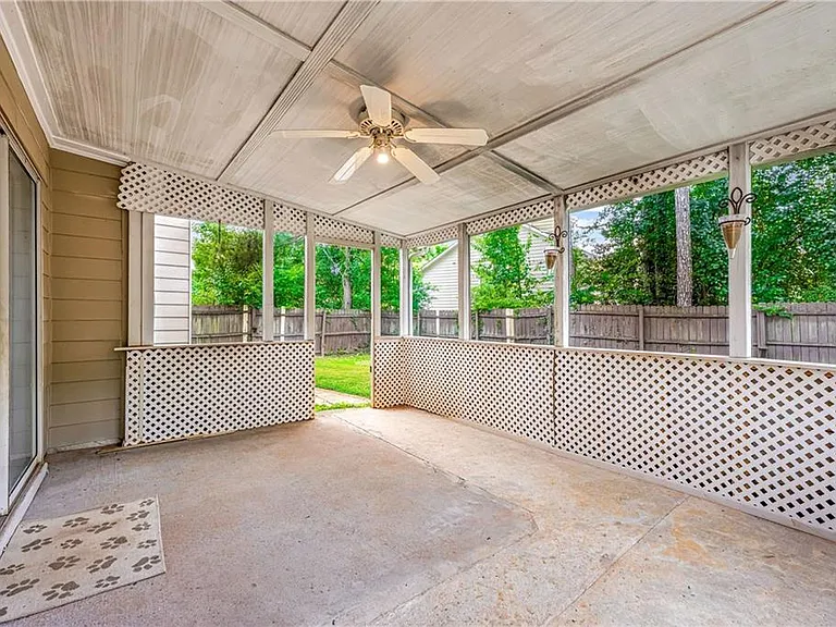 4392 Windmoor Dr NW — Photo 10
