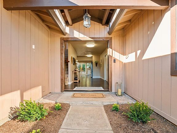 3rd image of 2512 NW Redwood Road