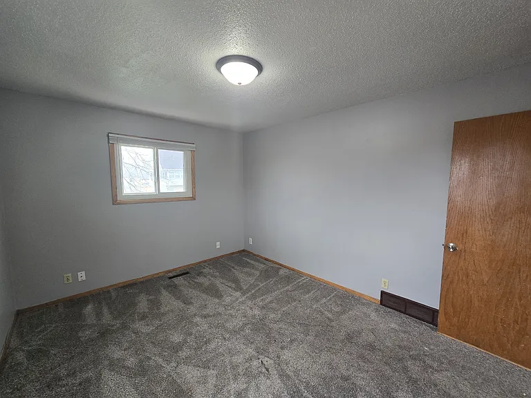 811 W 3rd St #8 — Photo 12