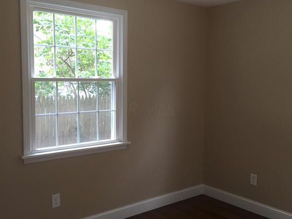 3rd image of 554 S Selby Blvd
