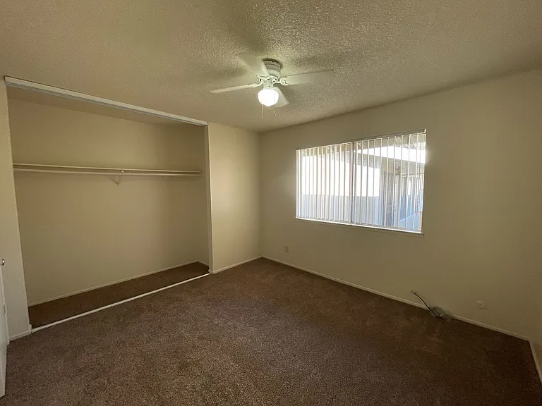 Sharis Apartments — Photo 79