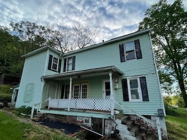 955 Gilman Ave, Marietta, OH 45750