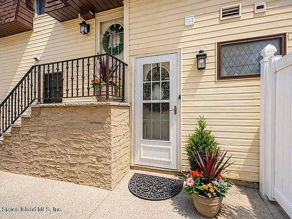 4th image of 93 Mimosa Ln