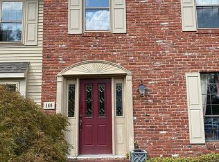 140 Thornwood Dr, Marlton, NJ 08053
