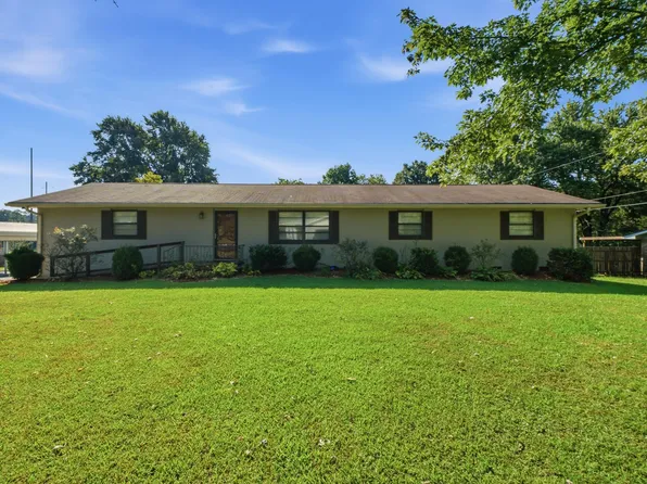 105 Hamel Dr, Chickamauga, GA 30707