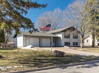 10416 Hollywood Blvd NW, Coon Rapids, MN 55433