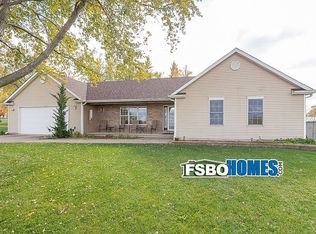 15995 270th St, Long Grove, IA 52756