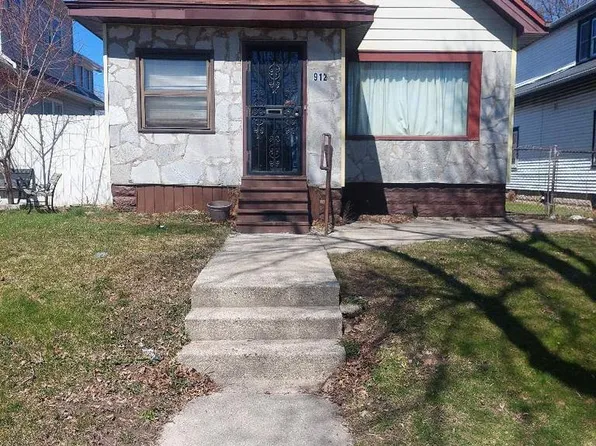 912 W Nash STREET, Milwaukee, WI 53206