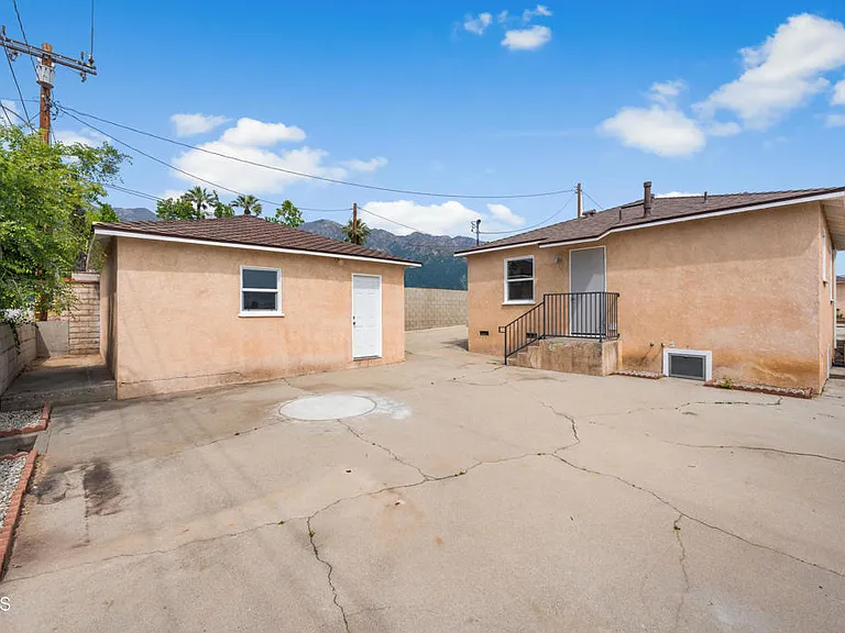3103 N Olive Ave — Photo 17
