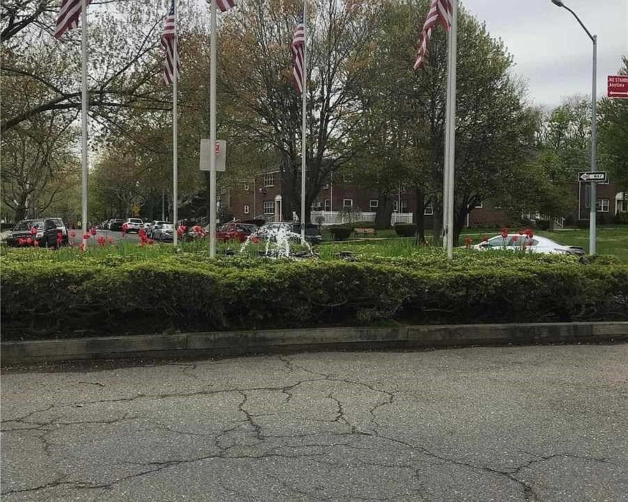 1st image of 23001 Grand Central Pkwy