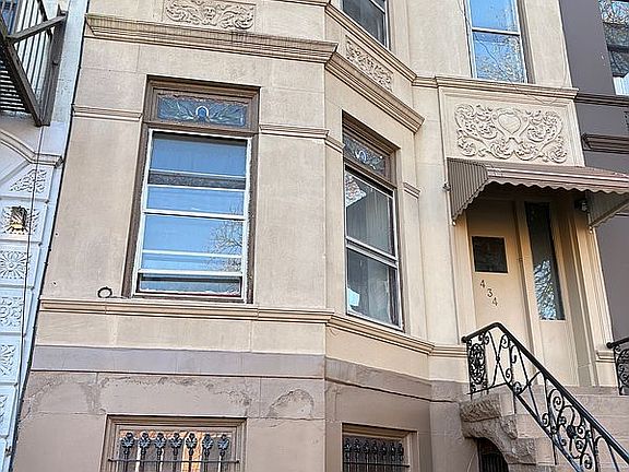 4th image of 434 Mac Donough St