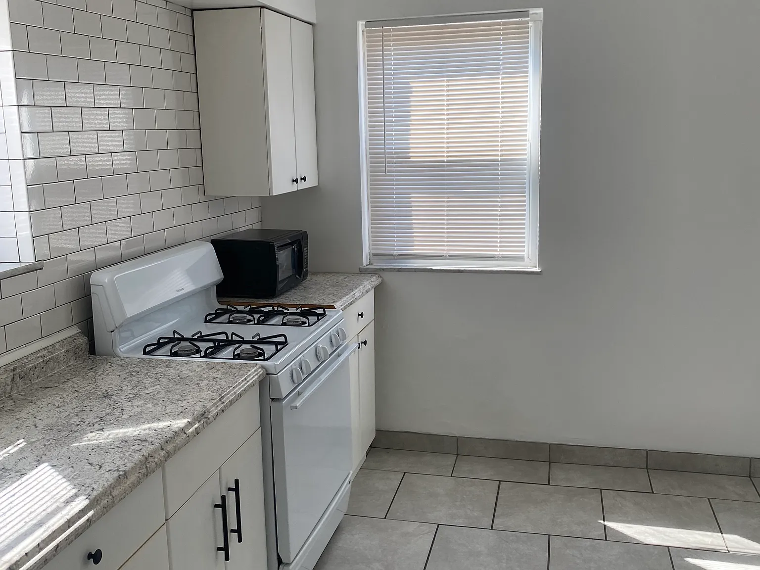 2200 Spring St — Photo 1