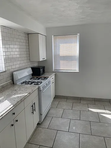 2200 Spring St #2 Photo 1