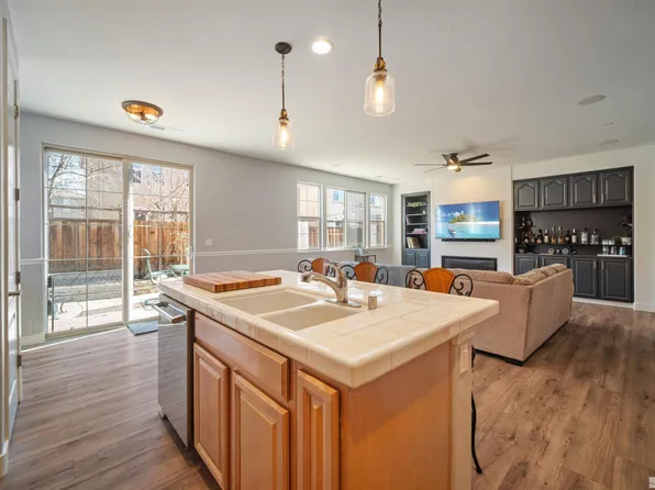 7480 Windswept Loop, Sparks, NV 89436