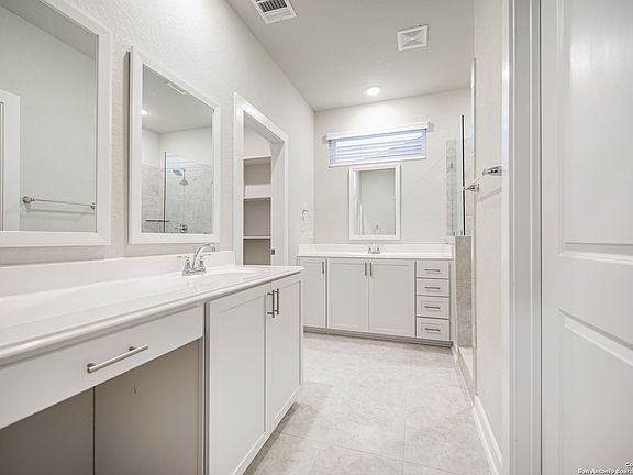 3rd image of 8851 Oakland Blvd, Bldg. 18