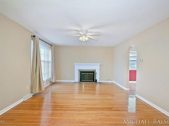 5th image of 1240 Plymouth Ave SE