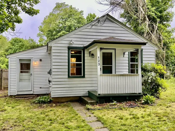 123 Fort Shantok Road, Montville, CT 06382